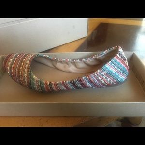 These are a pair of Lucky Brand Flats